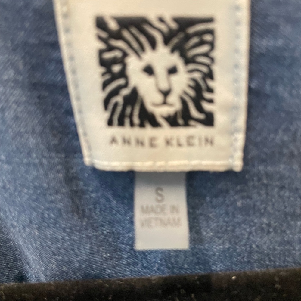 Anne Klein zip up chambray blouse size small quarter length sleeves - Picture 4 of 6
